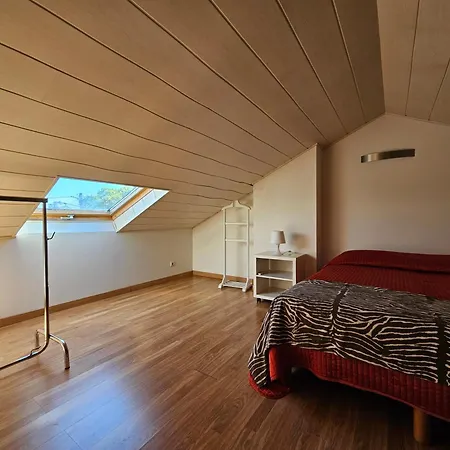 Acogedor Chalet Cerca De Baltar בקתה *